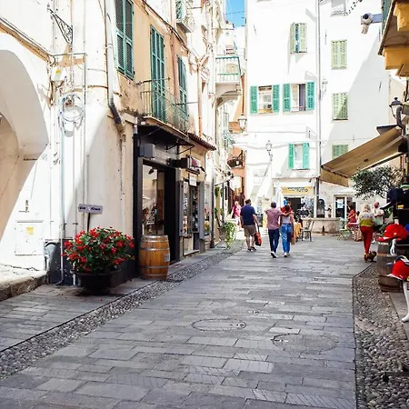 Guesthost - Amazing With Private Parking * Sanremo